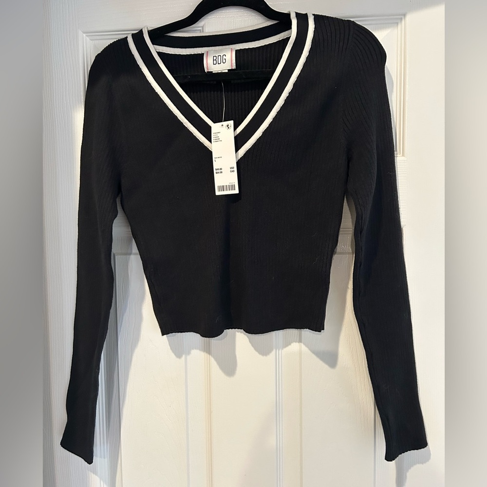 Urban outfitters sweater, Size L, NWT, black with cream trim